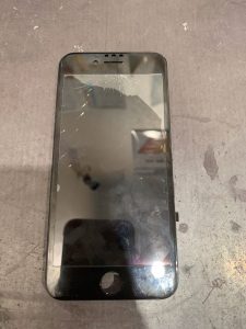 【iPhoneSE2 画面交換修理】東大阪市よりご来店のお客様!☆