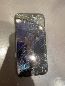 【iPhone SE2 画面交換修理】柏原市よりご来店のお客様!☆彡
