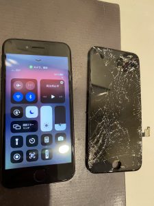 【iPhone SE2 画面交換修理】柏原市よりご来店のお客様!☆彡