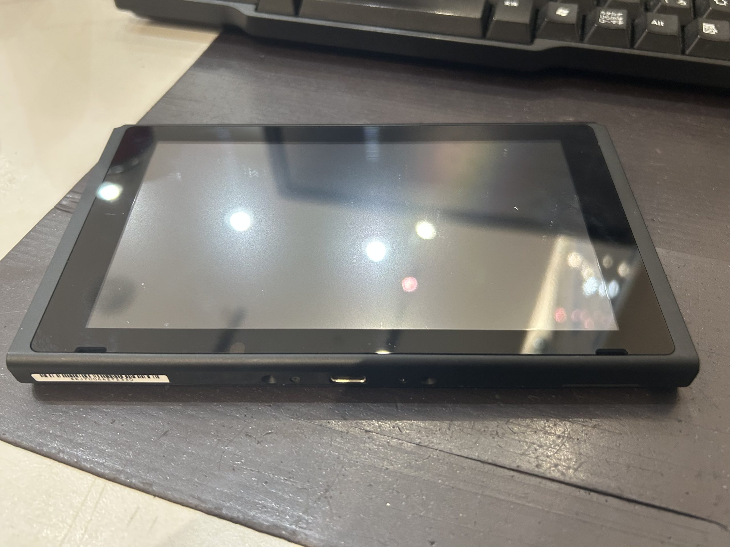 八尾市でNintendo Switch 起動しない状態の修理【充電口修理