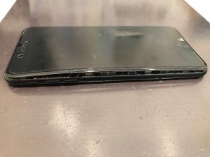 【iPhoneのバッテリーが膨張してる!?】八尾市若林町よりご来店♪