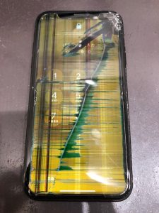 【液晶が破損!?画面が見えない!】藤井寺市小山よりご来店♪