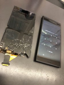 Xperia XZ画面交換修理/Ario八尾2階スマホ即日修理店データそのまま!
