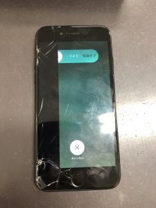 iPhone７画面ガラス修理／アリオ八尾２階スマホ即日修理データそのまま