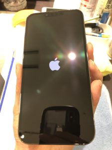iPhone１３ProMaxガラスコーティング施工アリオ八尾２階でできます。