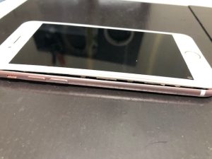 【iPhoneに隙間が出来た！？】八尾市南本町よりご来店♪