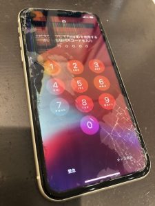【iPhoneの液晶漏れが…】八尾市山本町よりご来店♪
