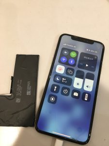 【iPhoneXs　バッテリー交換修理】柏原市よりご来店のお客様！☆