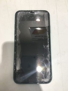 【iPhone11 画面交換修理】八尾市よりご来店のお客様!☆