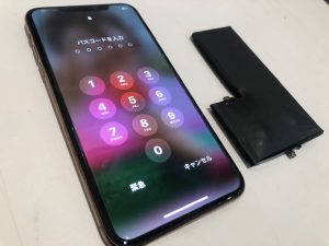 【バッテリーの膨張で画面が外れた!?】八尾市相生町よりご来店♪