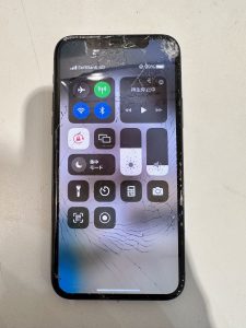 【iPhone11　画面交換修理】東大阪市よりご来店のお客様！☆