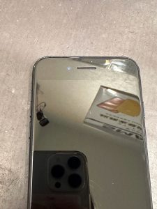 【iPhoneSE3 画面交換修理】東大阪市よりご来店のお客様!☆