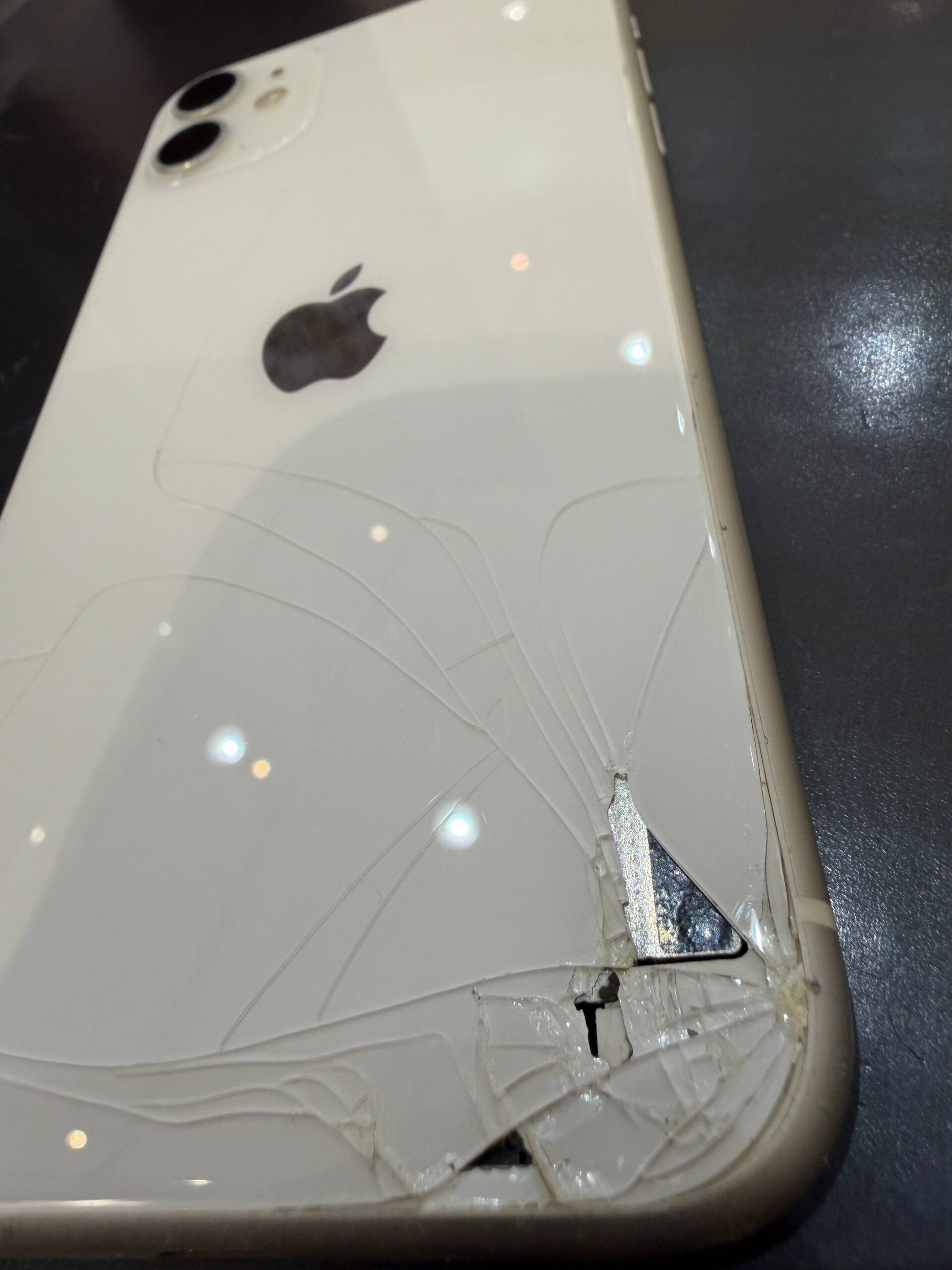 背面ガラス割れは放置厳禁｜故障が連鎖する前に対策を | iPhone修理