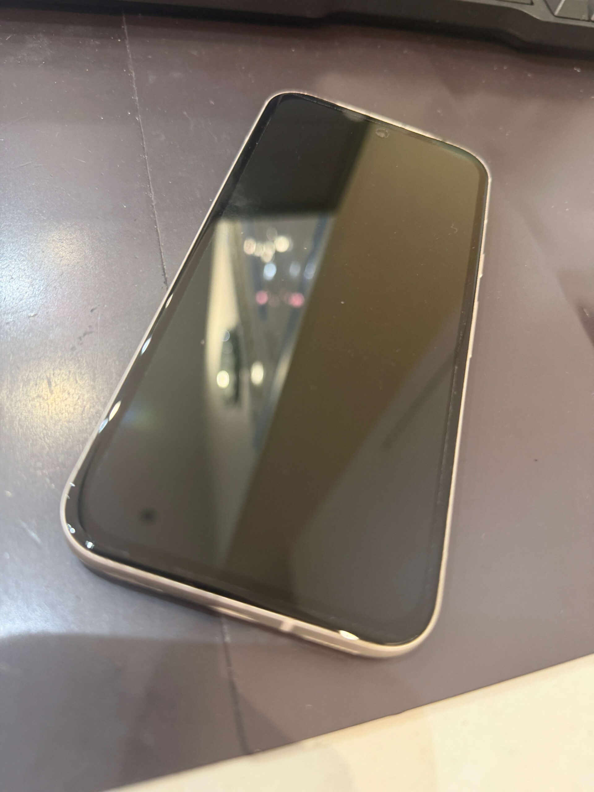 八尾市】Pixel 8aを落として画面真っ暗…即日フロントパネル交換で復活